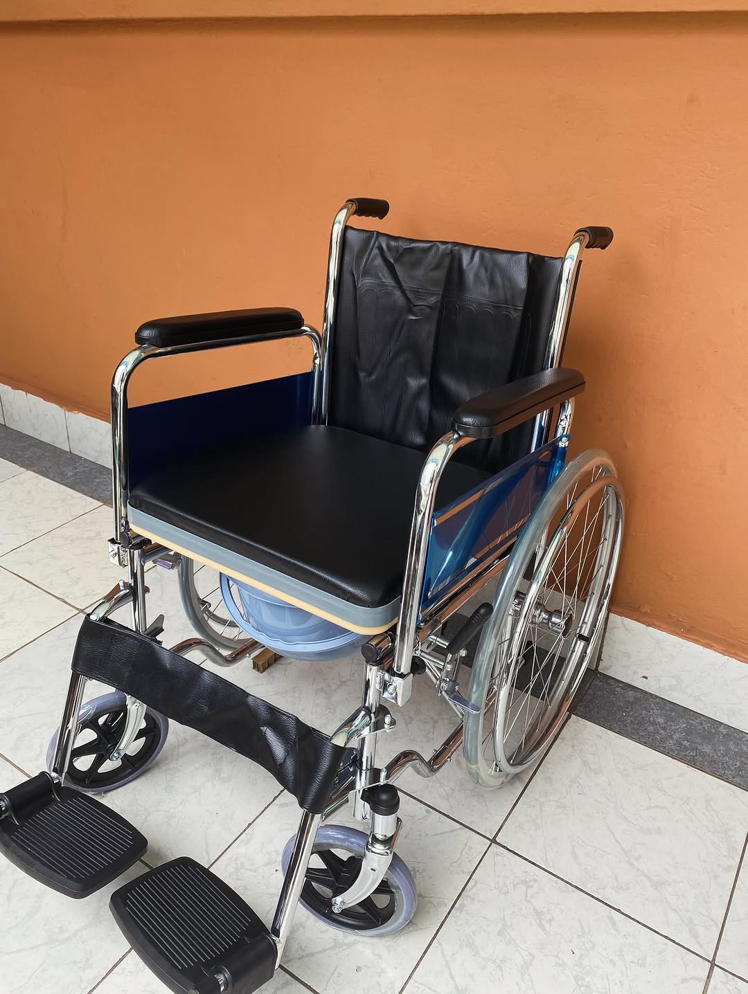 Commode Wheelchair with Short Backrest