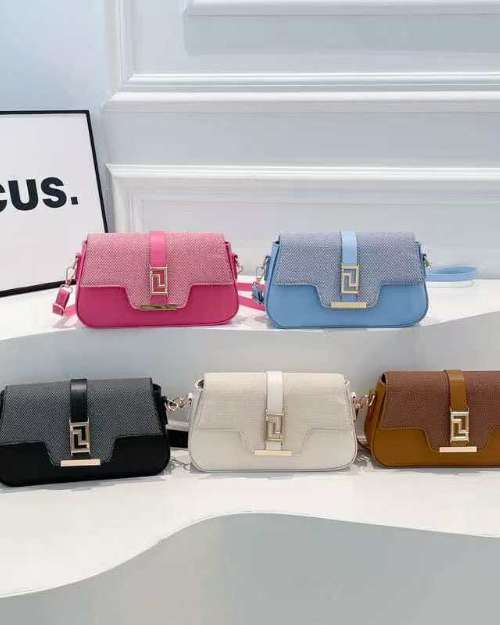 MEDIUM SIZE LEATHER BAG