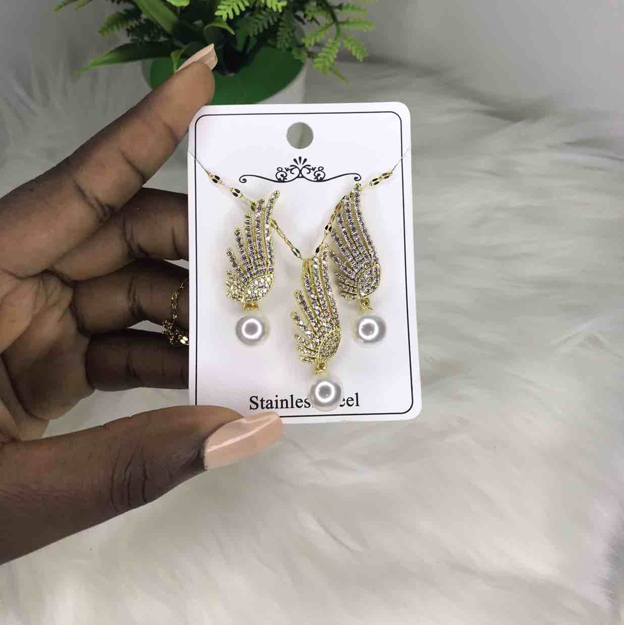 Necklace and earring sets