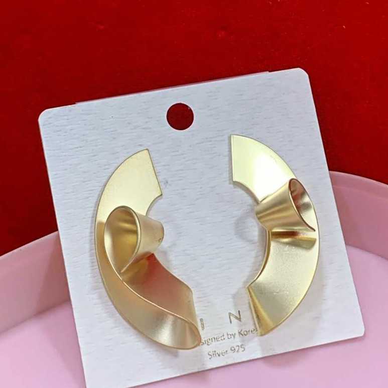 stock earrings 