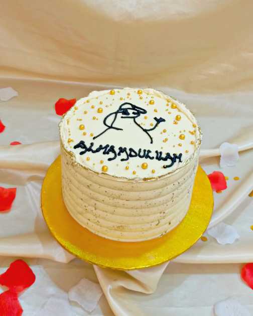 7" mini buttercream cake