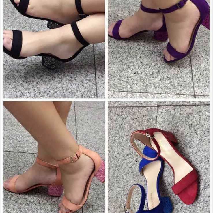 Low Heeled Suede Sandals 