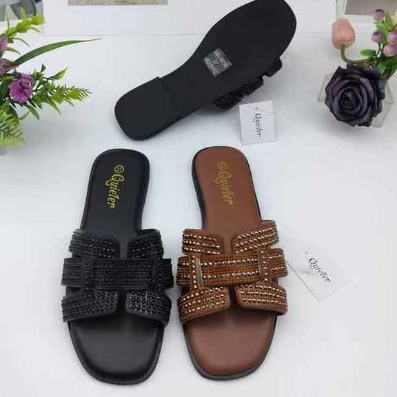 Sonia footwear & necklace